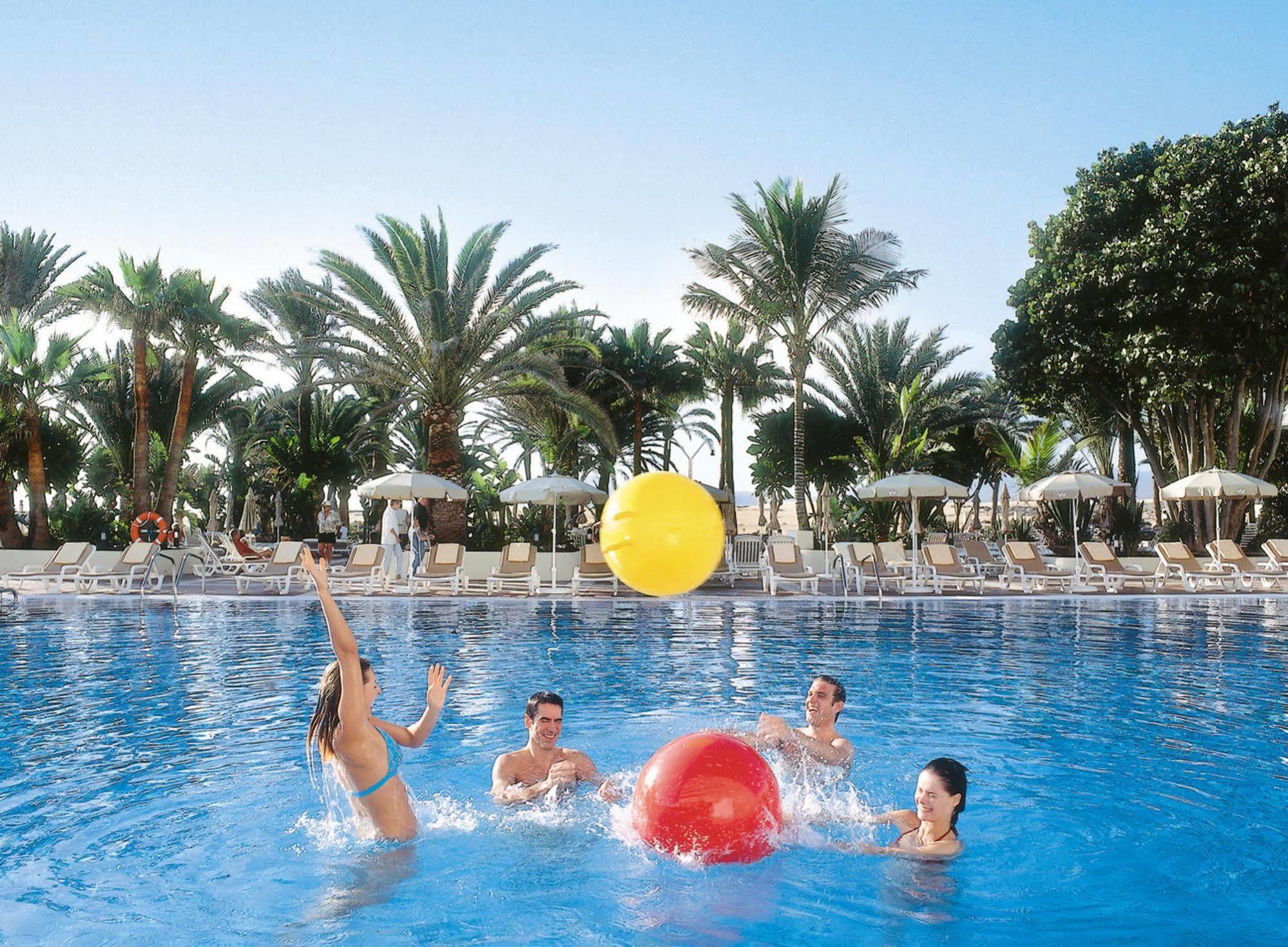 Hotel Riu Oliva Beach Resort Corralejo Kültér fotó