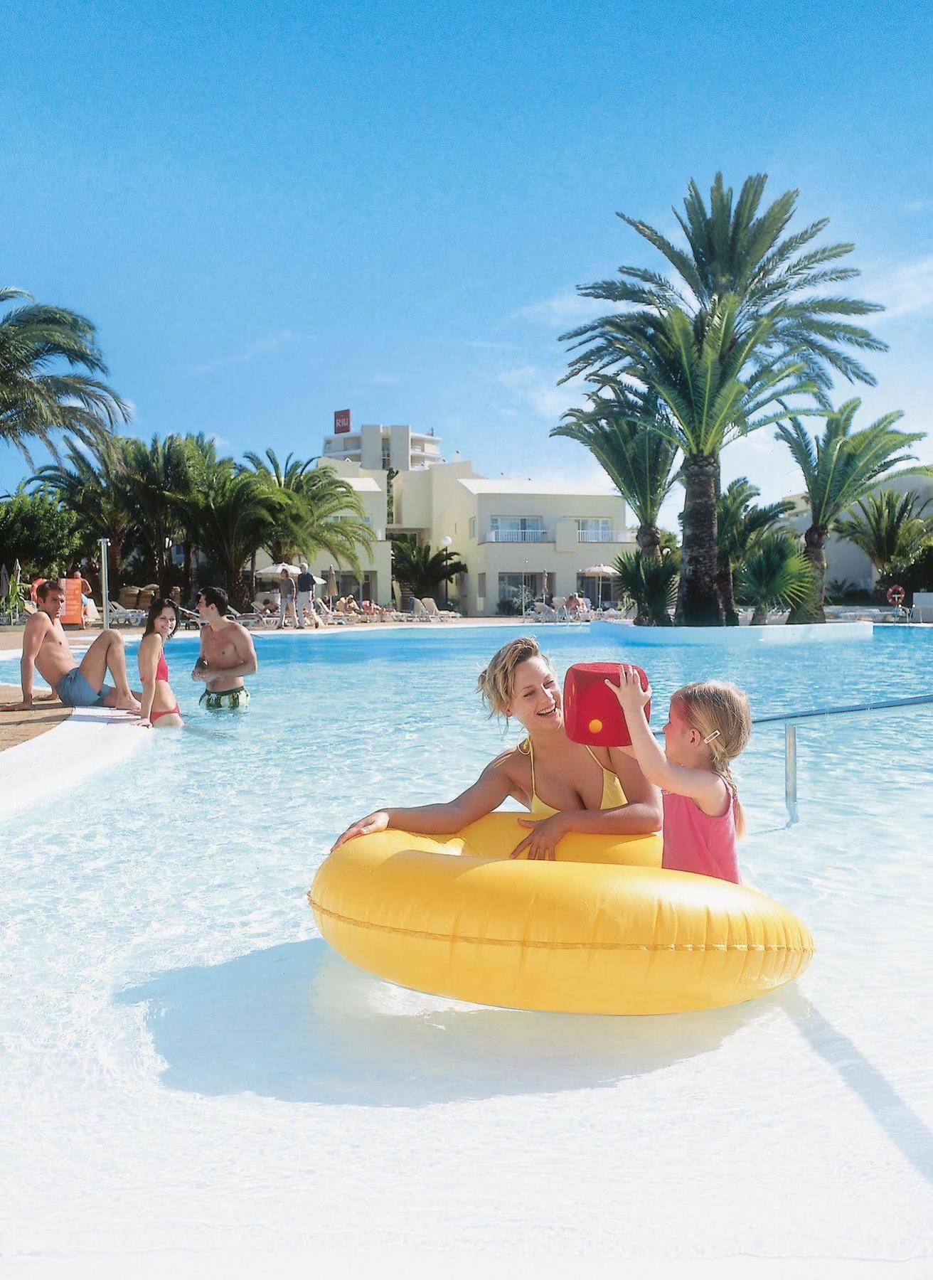 Hotel Riu Oliva Beach Resort Corralejo Kültér fotó